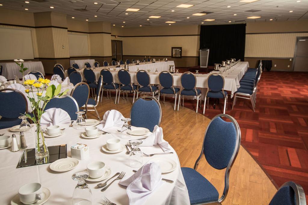 Hotel And Conference Centre Edmonton