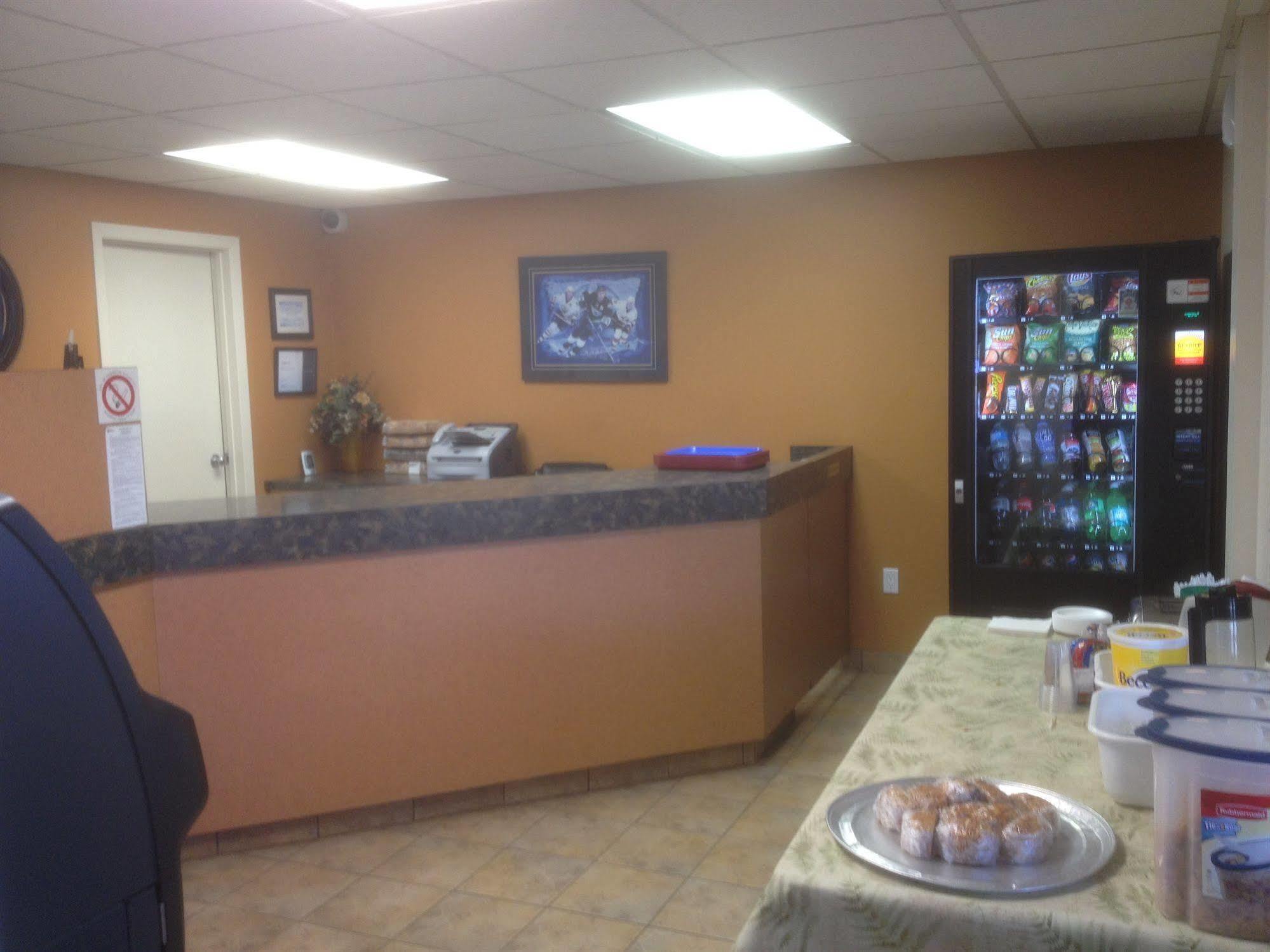 Eastglen Motel 2*