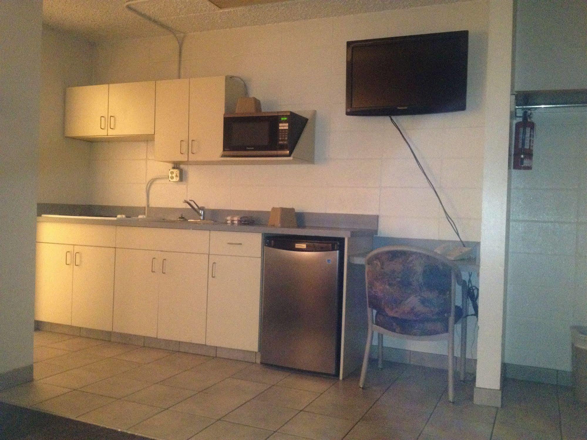 Motel Eastglen 2*