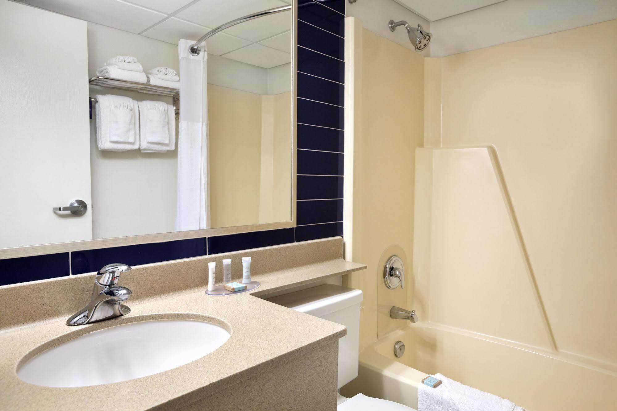 Hotel Travelodge By Wyndham West Edmonton