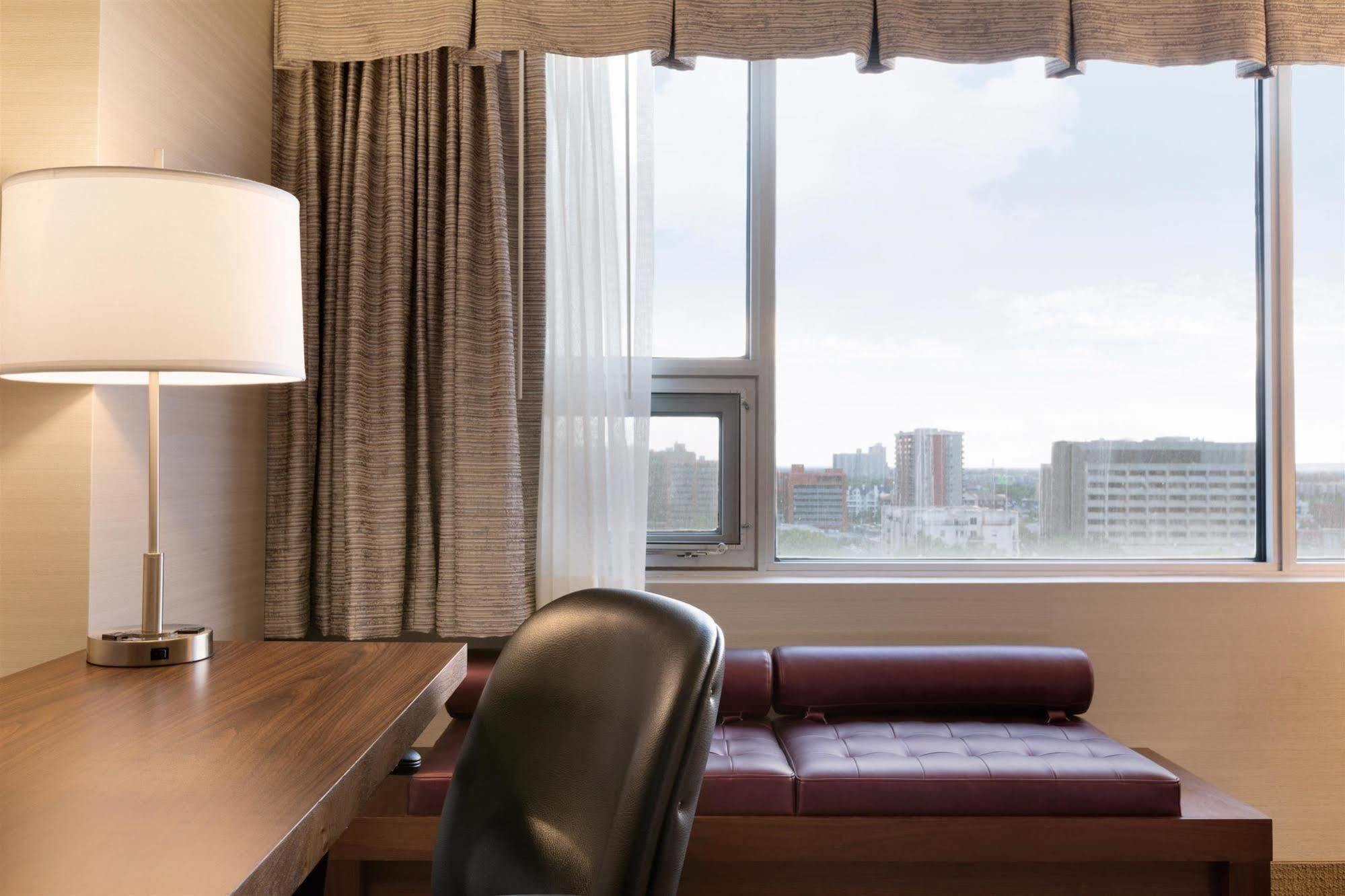 Hotel Coast Plaza By Apa