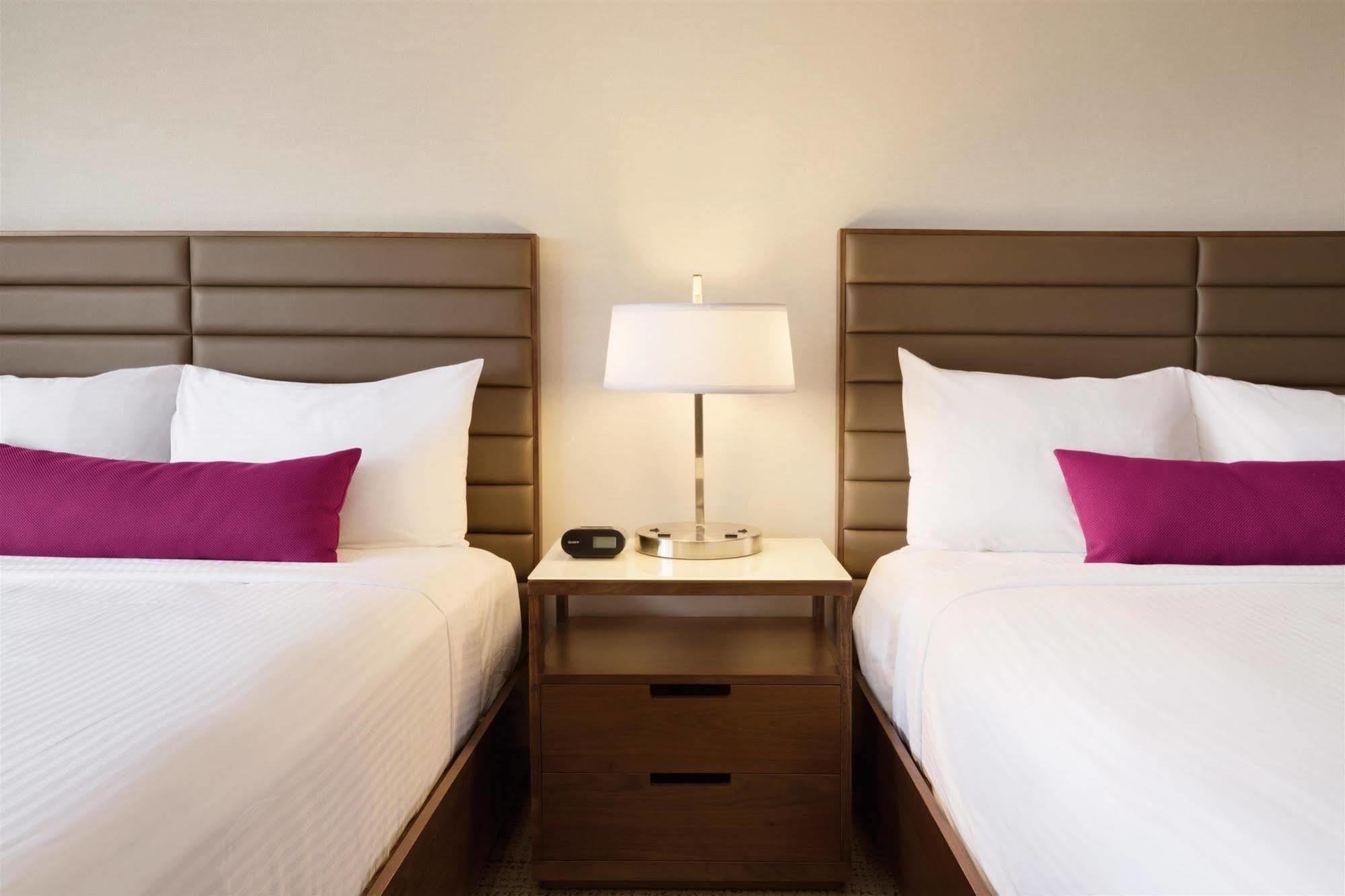 Hotel Coast Plaza By Apa Edmonton