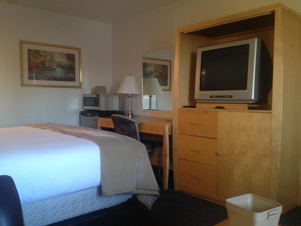 Eastglen 2* Edmonton