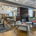 Hampton Inn & Suites Edmonton/West