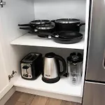 Bright Luxe Condo, Ac, Top Floor, King Bed, Balcony!