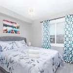 Modern & Stylish 1-Bedroom Unit