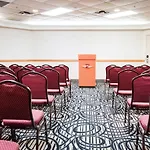 Rosslyn Inn & Suites