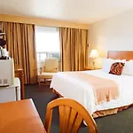 Rosslyn Inn & Suites