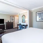 Sandman Signature Edmonton Downtown Hotel