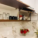 M19 Stylish Modern Downtown Home