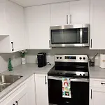 Folte\'S Home Away From Home 2 Bedrm Basement Suite