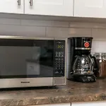 Executive Home - Long Stays Welcome - Garage Parking - Free Wifi & Netflix