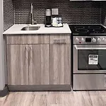 Ramada By Wyndham West Edmonton Hotel & Suites