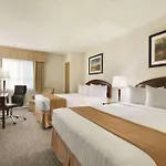Travelodge By Wyndham Edmonton South
