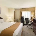 Travelodge By Wyndham Edmonton South