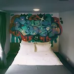 Crash Hotel Downtown Edmonton