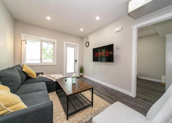 Modern Oasis Guest Suite I Walk Out Patio I Wem I Wifi!