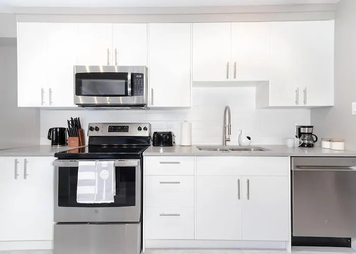 Modern & Stylish 1-Bedroom Unit