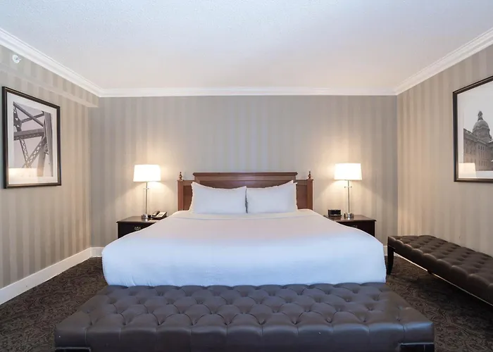 Sandman Signature Edmonton Downtown Hotel