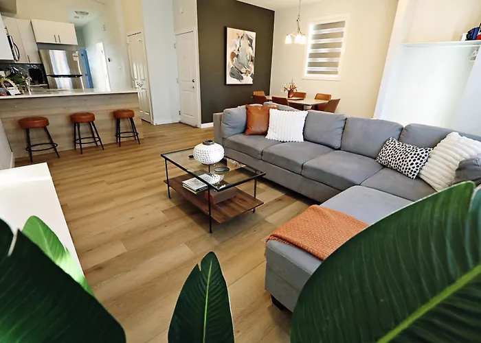 Downtown 3 Queen Beds,Double Garage,Disney+
