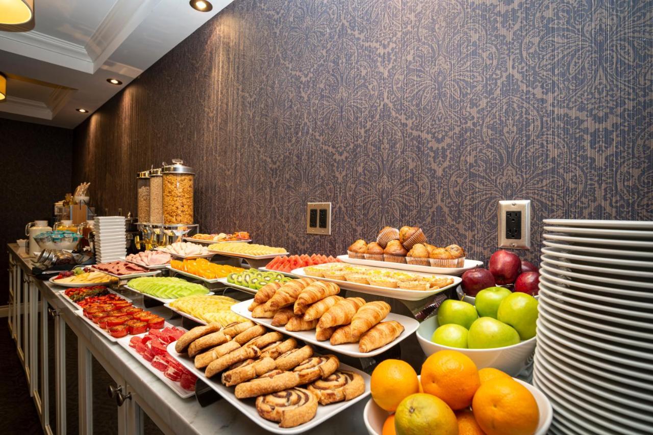 Sandman Signature Downtown Hotel 4*
