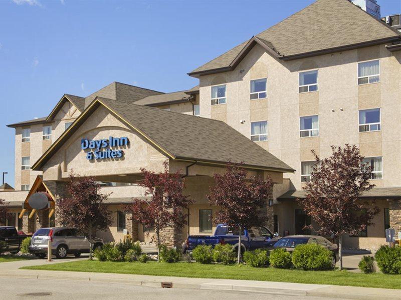 Days & By Wyndham West Edmonton