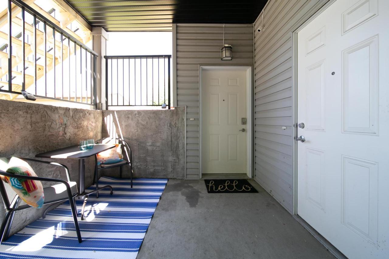 Villa Bright Modern Suite, King Bed, Garage, Wifi! Edmonton