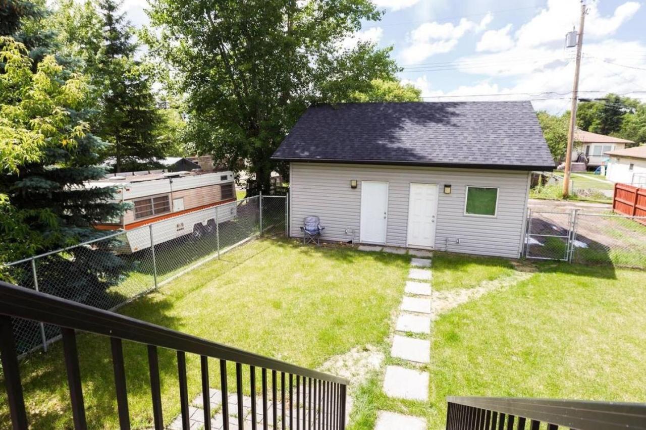 Bright Modern Suite, King Bed, Garage, Wifi! Villa *