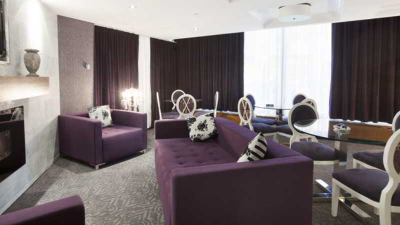 Sandman Signature Downtown Hotel