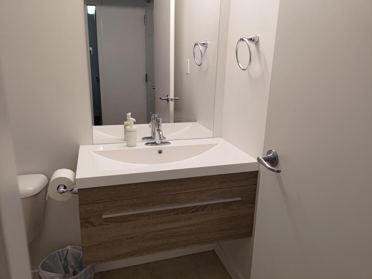 Apartment Modern Downtown Loft Near Rogers Place,shaw Conf