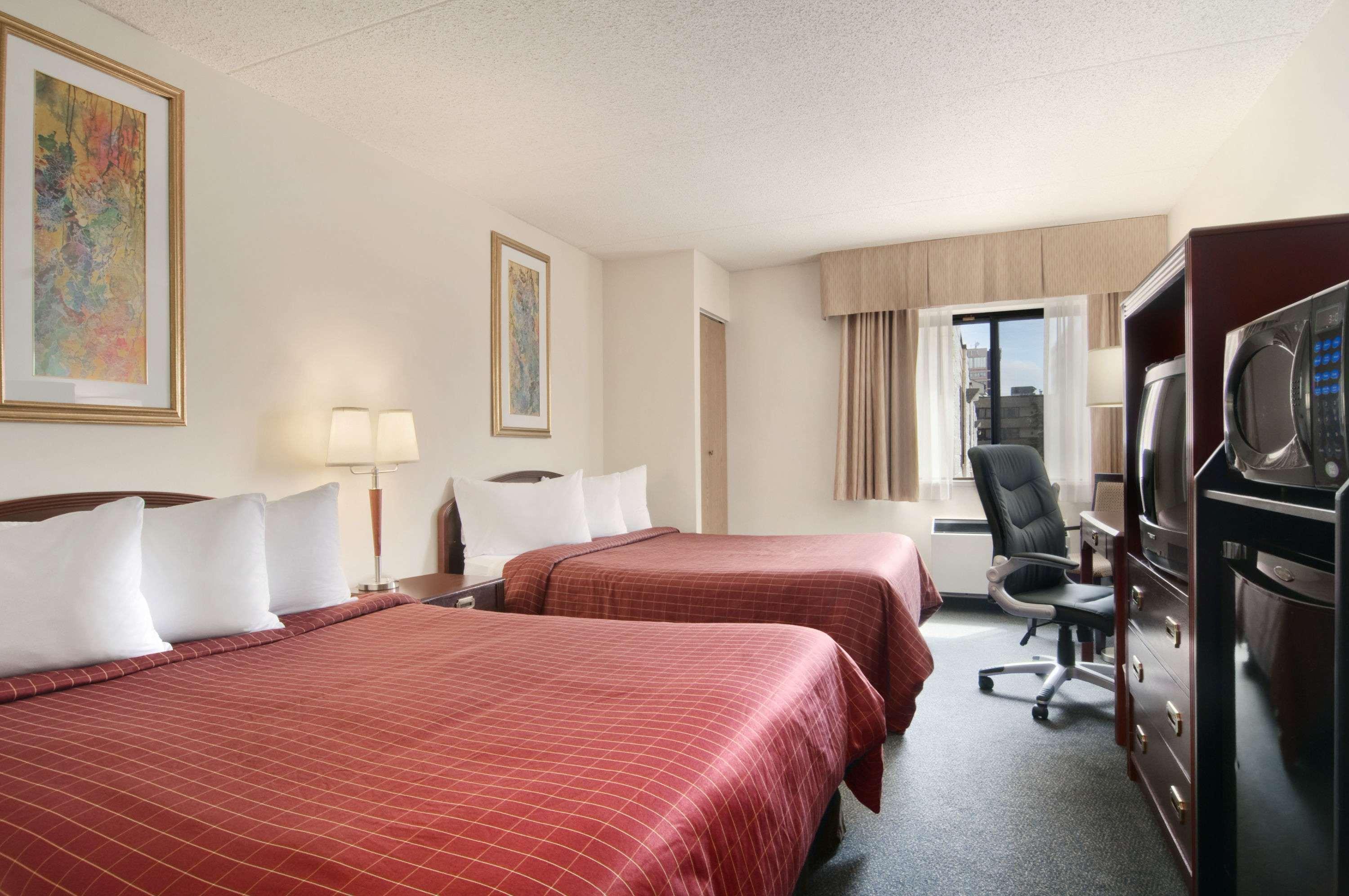 Travelodge By Wyndham South