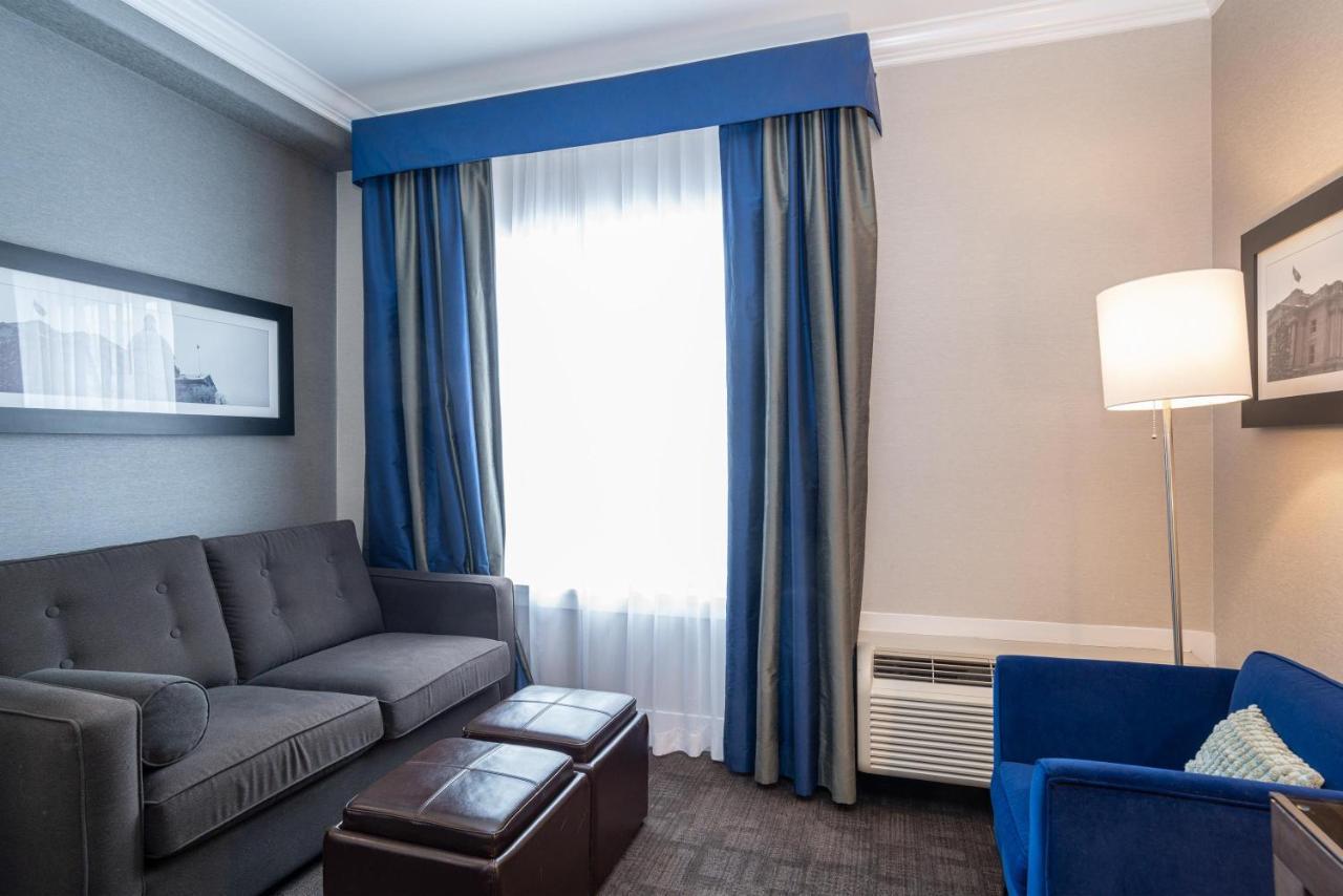Sandman Signature South 4*