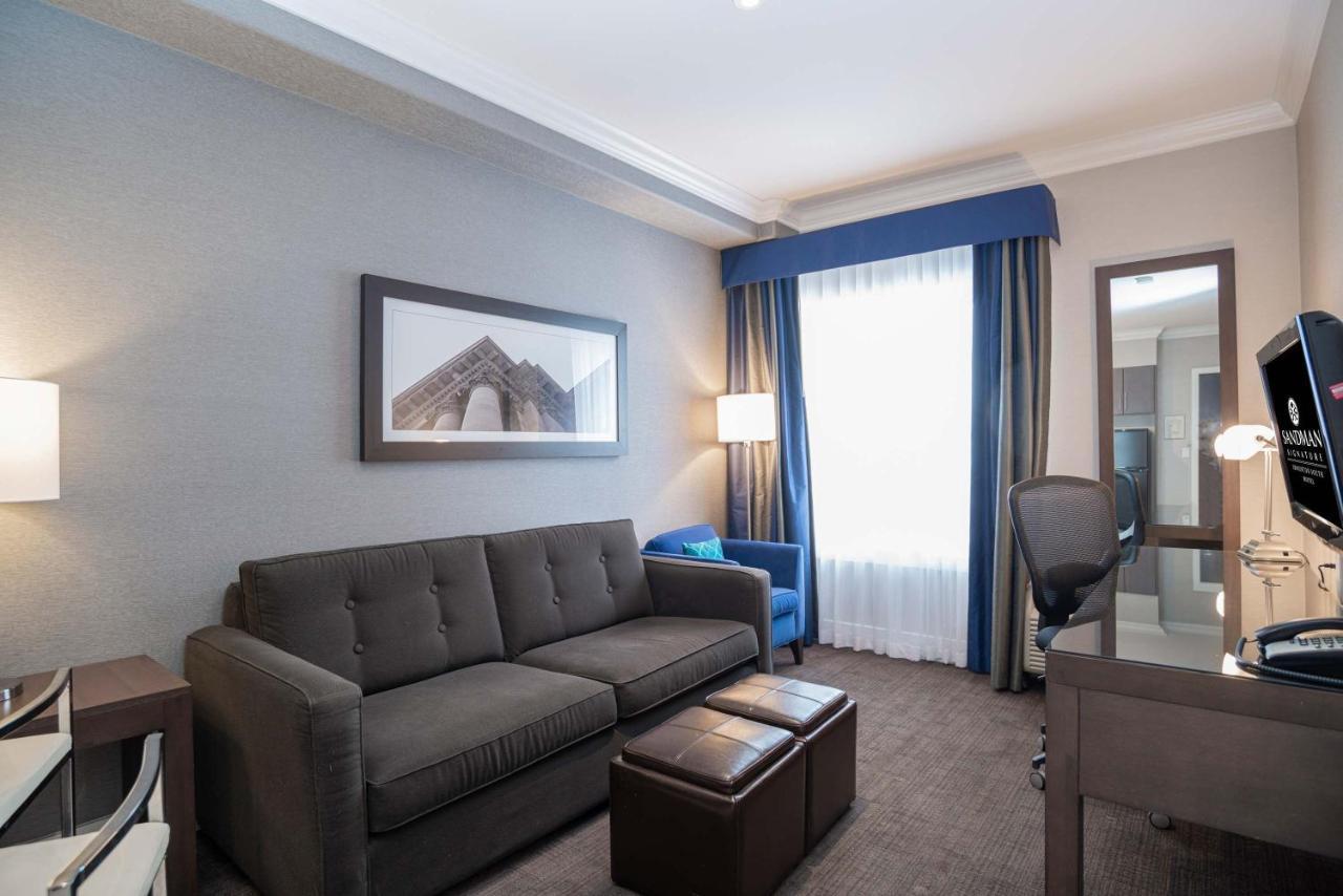 Hotel Sandman Signature South