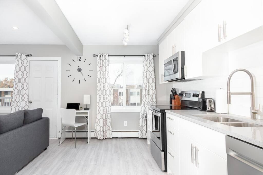 Modern & Stylish 1-bedroom Unit Apartment *