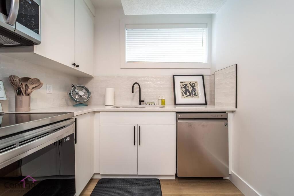 Apartment Luxe New York Style Bsmt Suite, Near Dt & Wem, King Bed, Wifi Edmonton