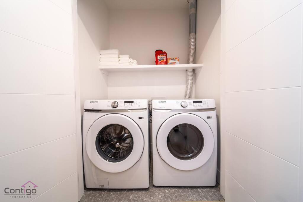 Luxe New York Style Bsmt Suite, Near Dt & Wem, King Bed, Wifi * Edmonton