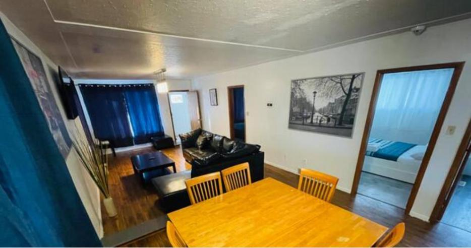 Homestay Private With Tv, Wifi, Netflix, Parking Edmonton