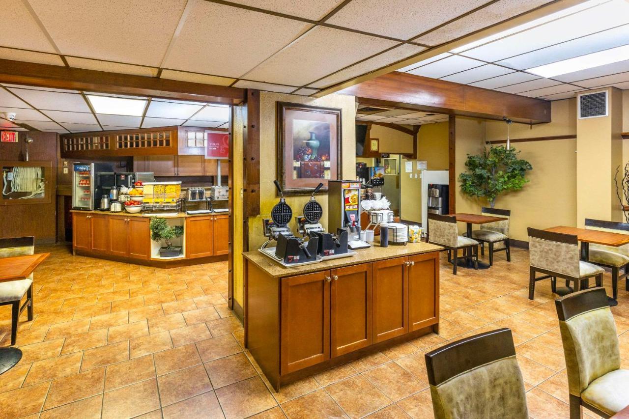 Hotel Comfort & Edmonton
