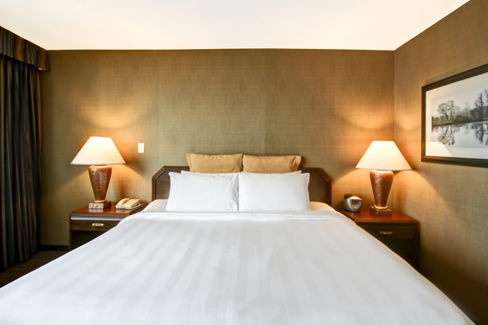 Chateau Lacombe 4* Edmonton