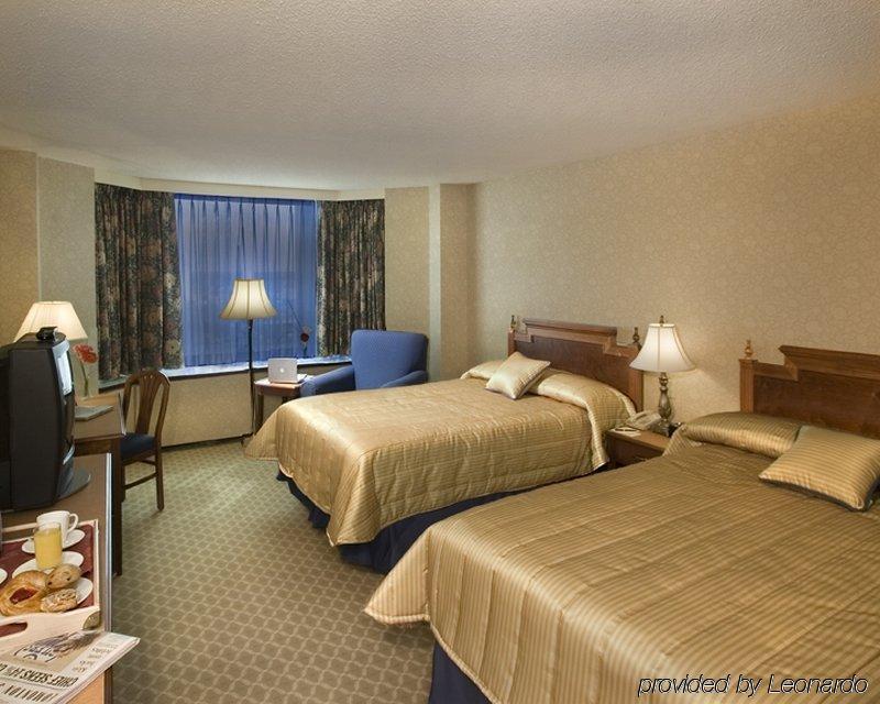Hotel Sandman Signature Downtown 4*