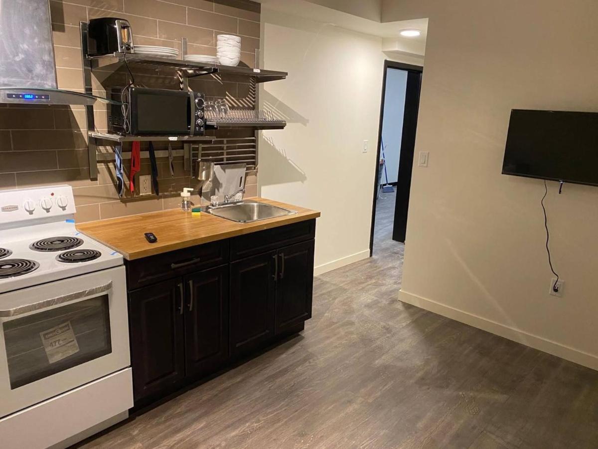 Brand New Dt 1 Bedroom Close To Edmonton, Canada Apartment *