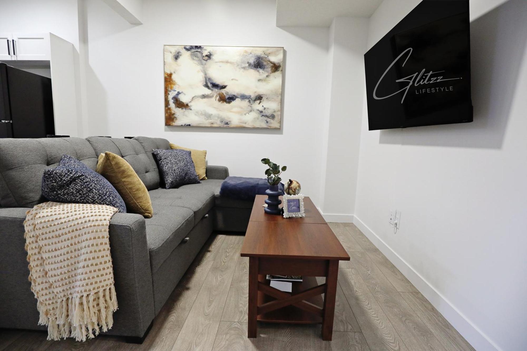 Stylish Retreat With King Bed, Long Stays, Wem, Disney+ Holiday home Edmonton