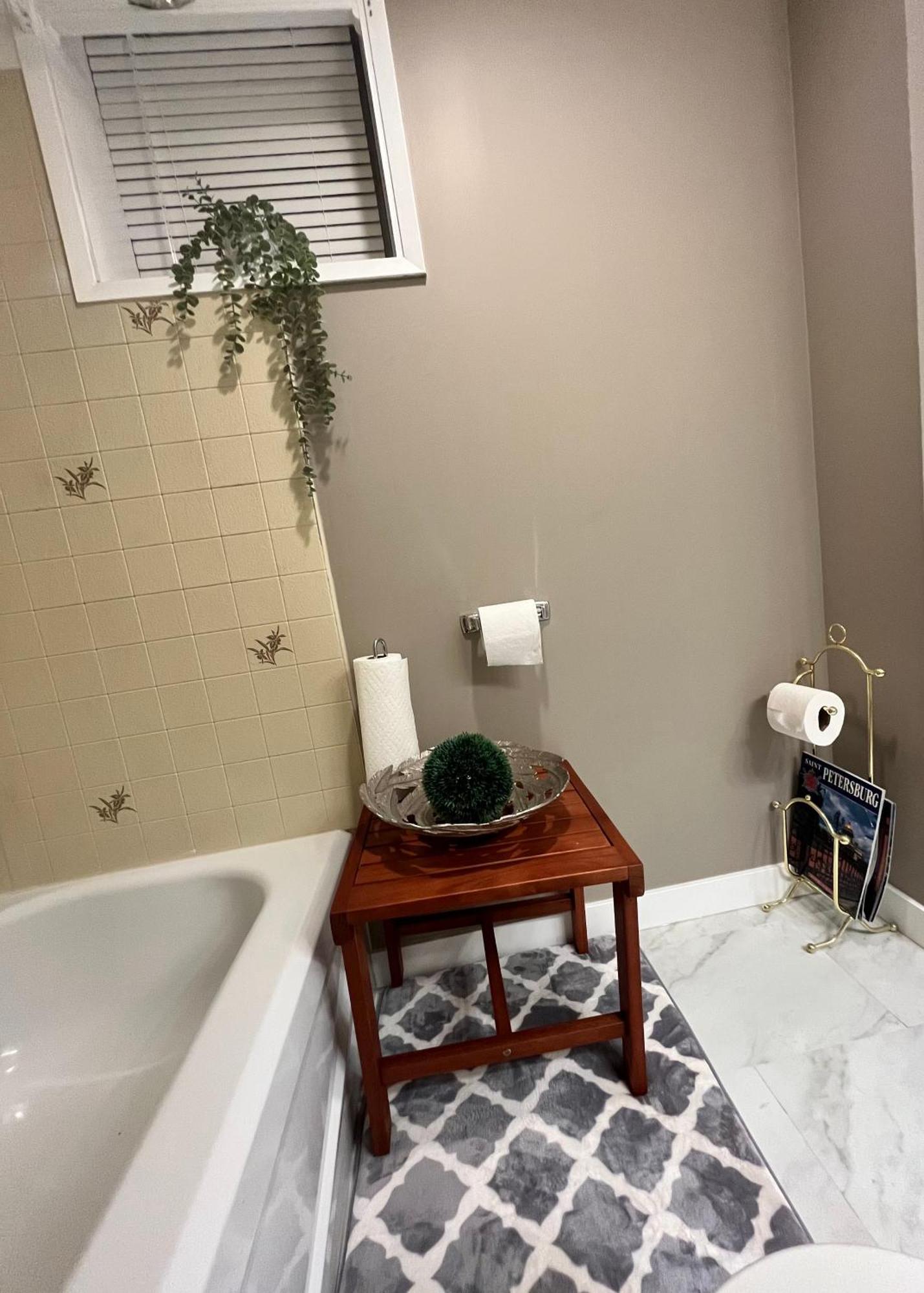West Perle Palace Homestay Edmonton