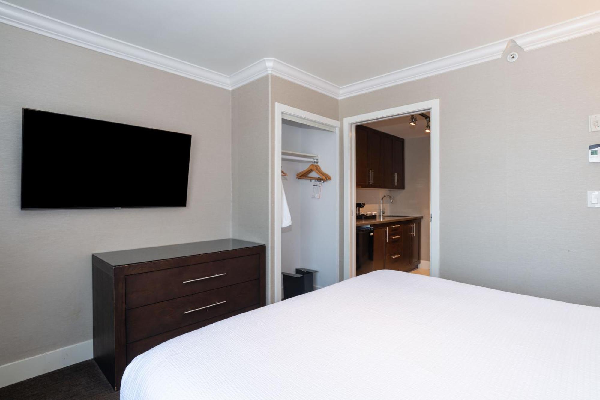Hotel Sandman Signature South