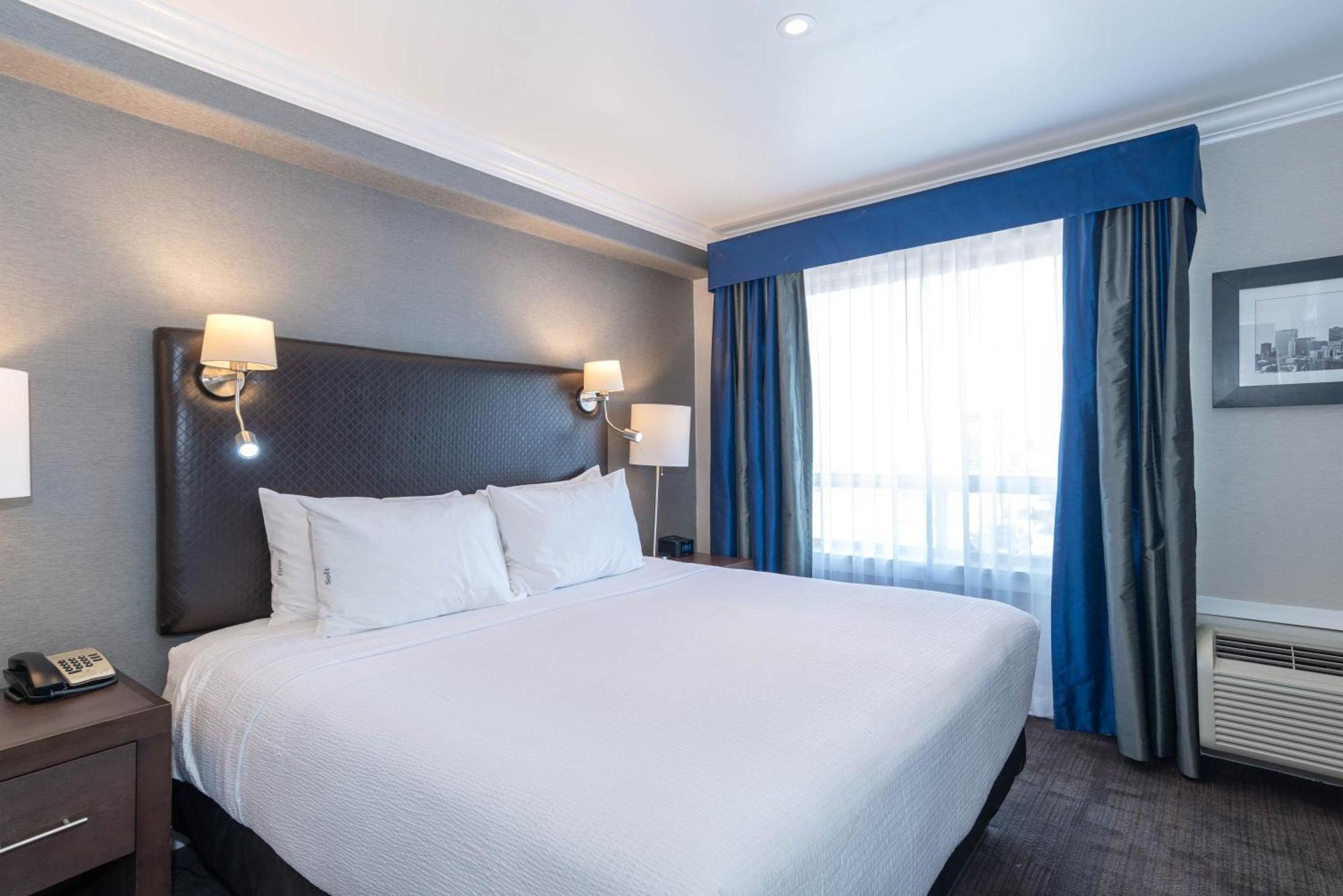 Hotel Sandman Signature South