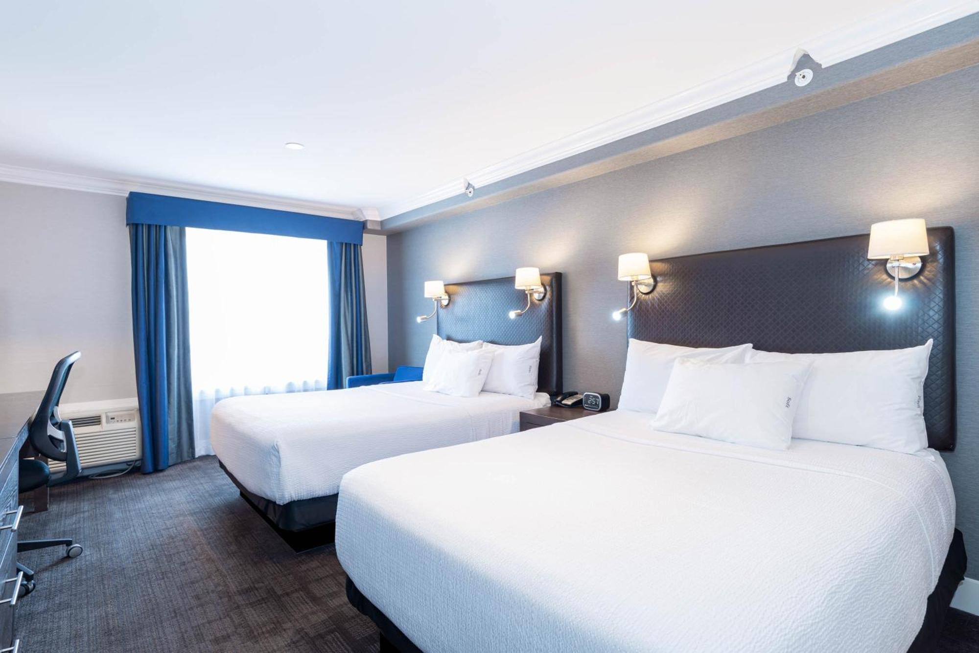 Sandman Signature South 4*