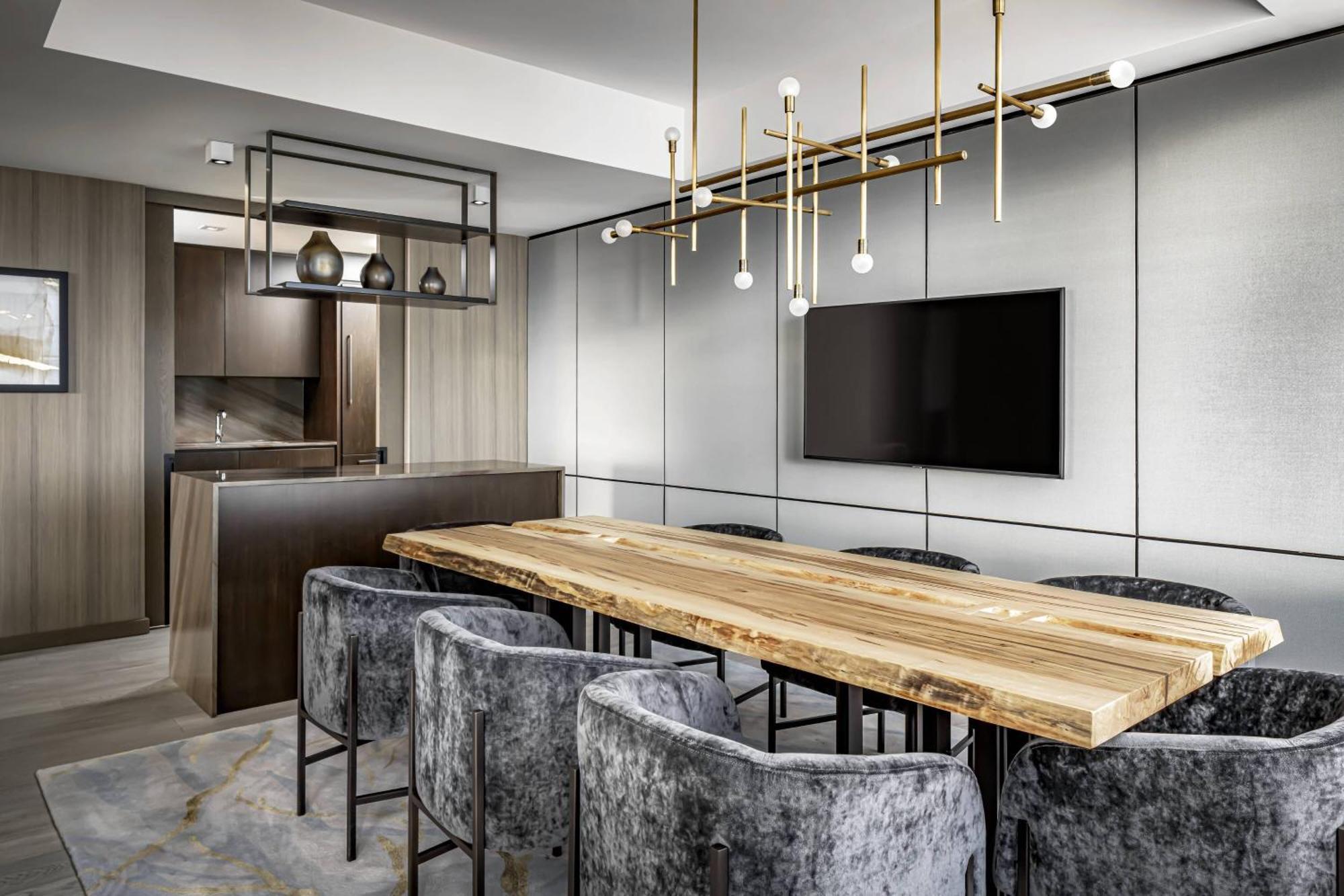 Jw Marriott Ice District 4*