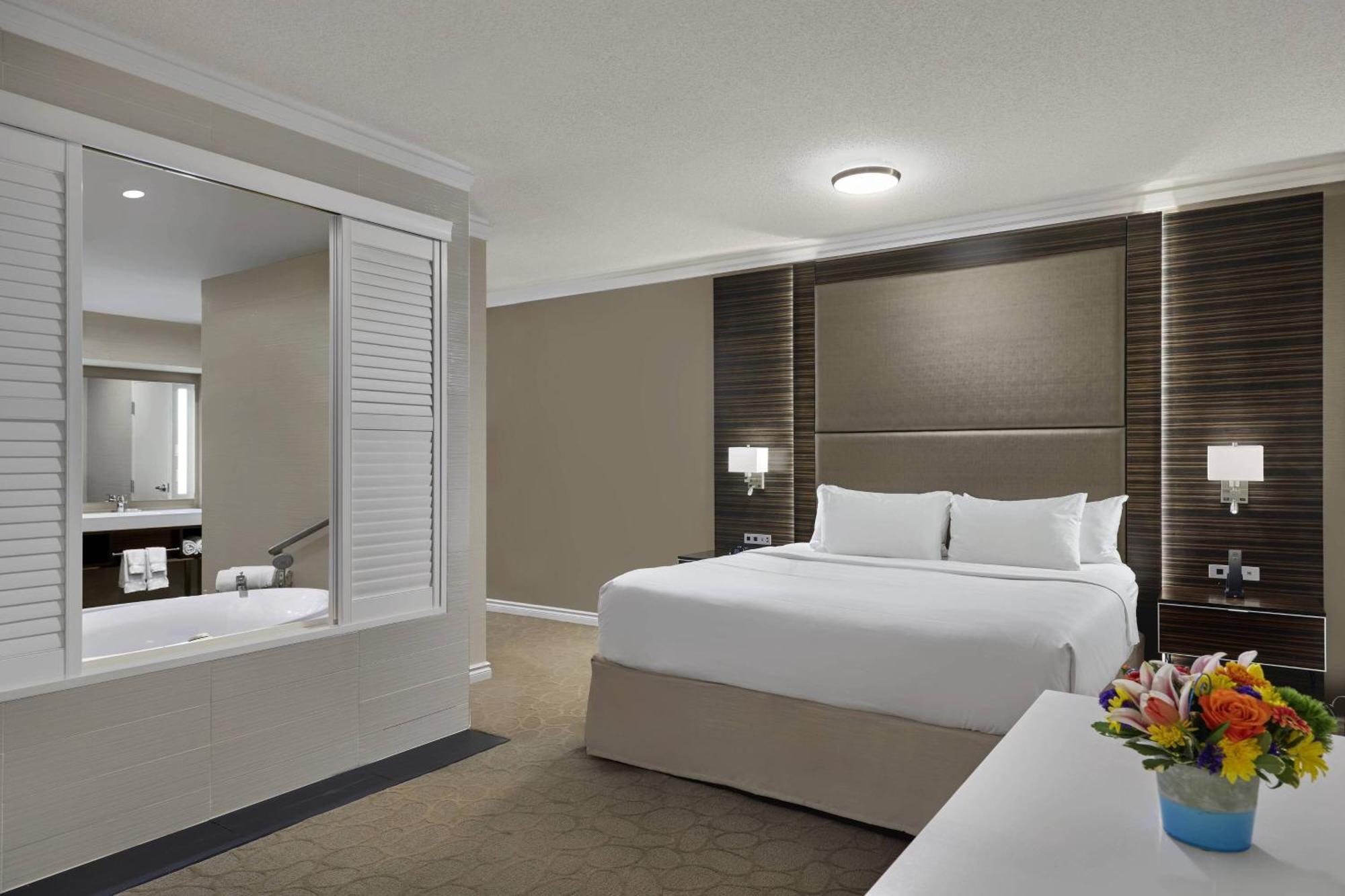 Delta By Marriott Centre 4*