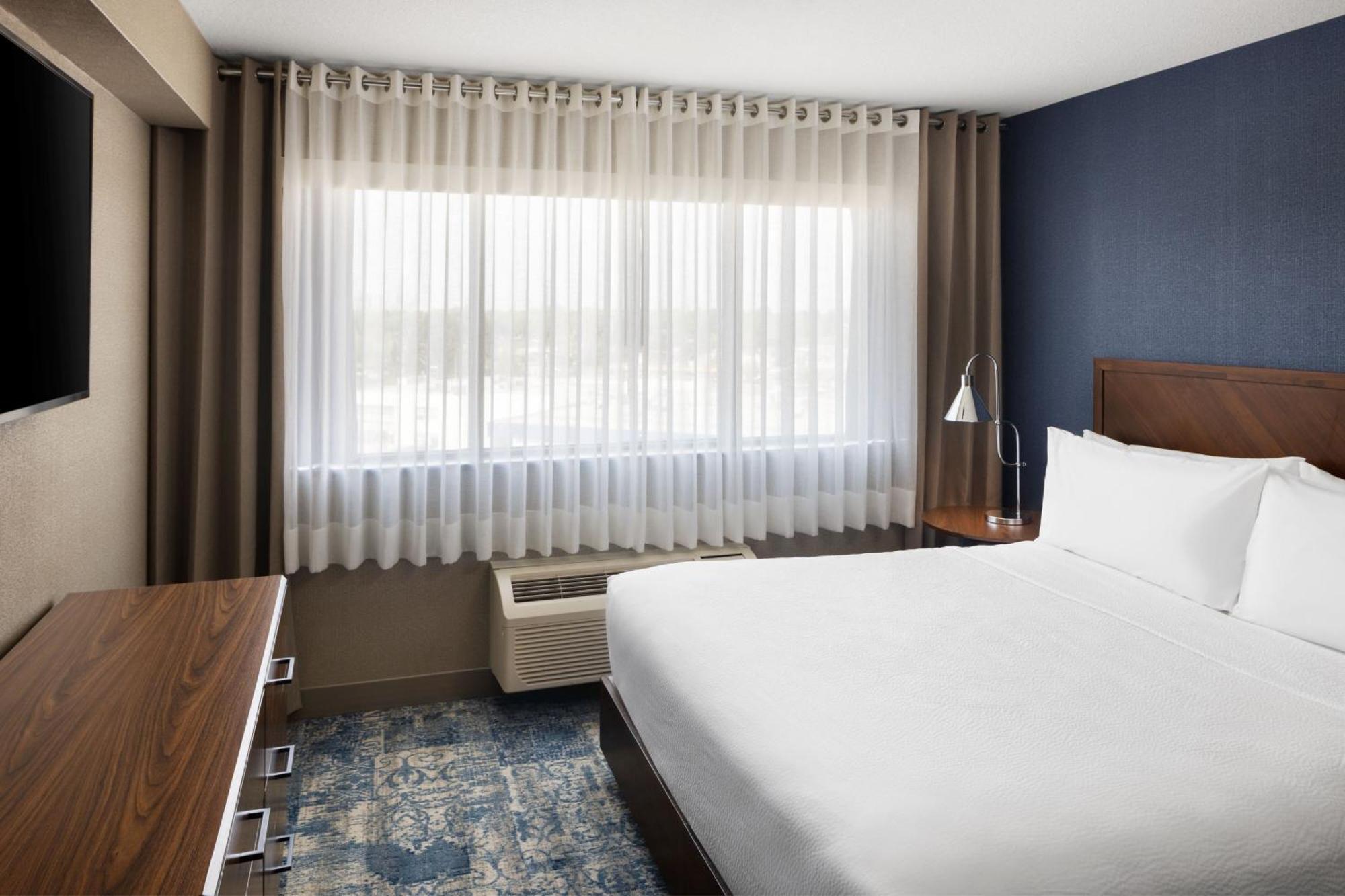 Four Points By Sheraton South Edmonton