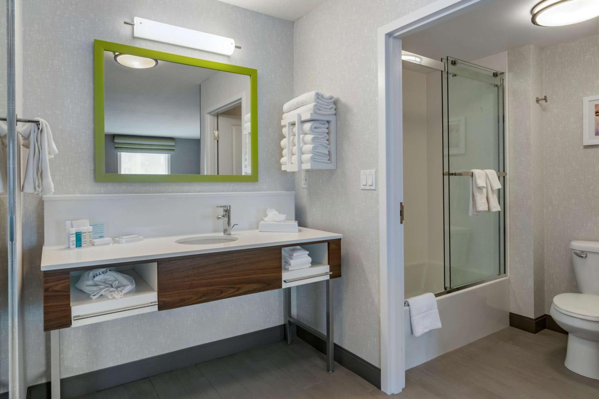 Hotel Hampton & Edmonton/west 3*